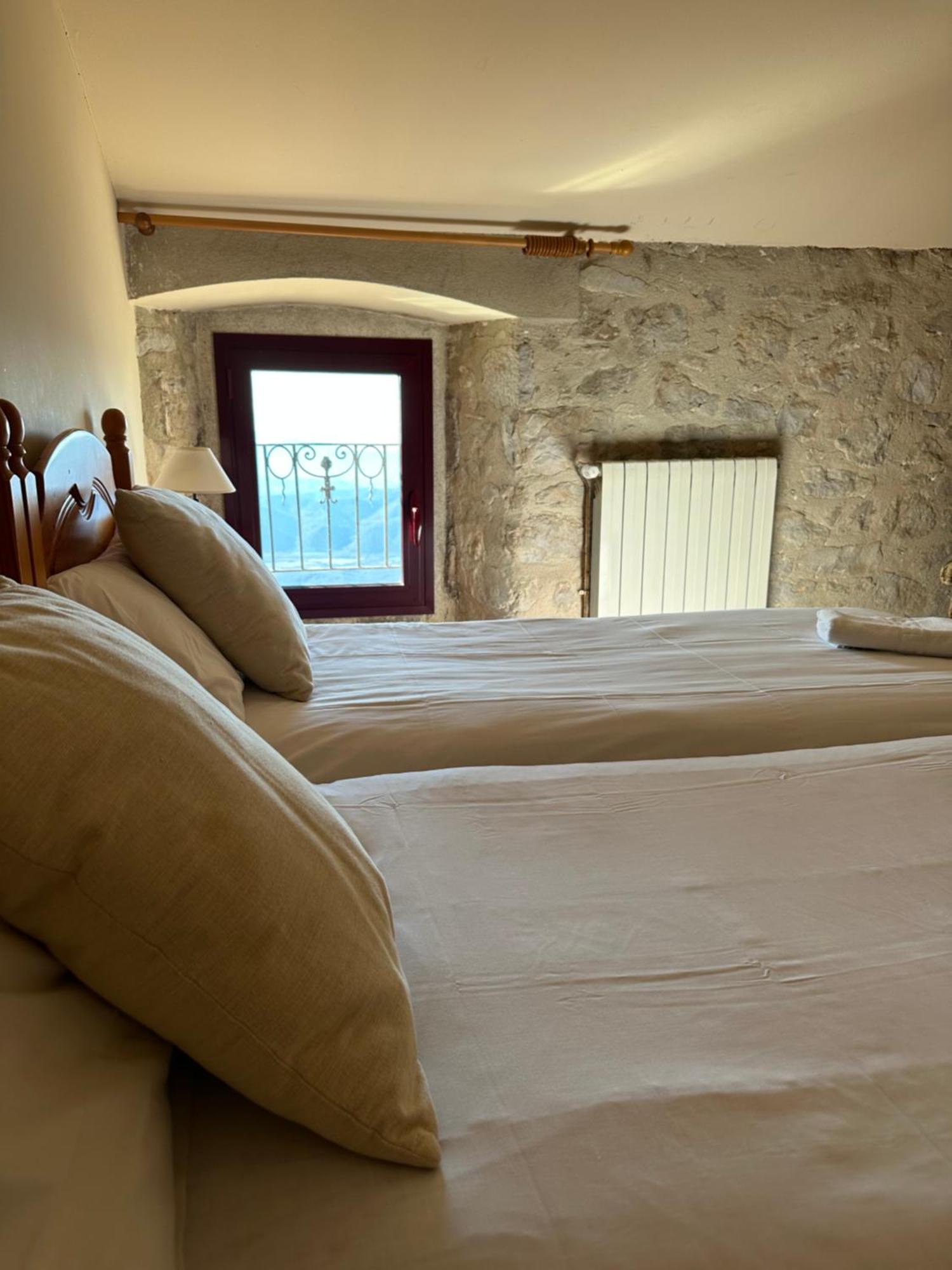 Santuari Mare De Deu Del Mont Restaurant-Hostatgeria Hotel Beuda Ngoại thất bức ảnh